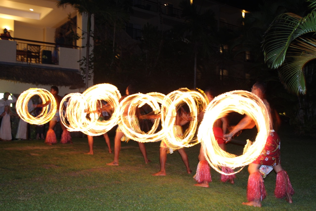 Fiji Sep 2012 – Day 3 – diving, massage, fire walking & anniversary celebrations
